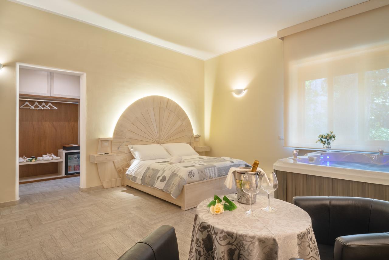 לצ'ה Villa Domus Salento Suites & Rooms Con Parcheggio Privato In Loco מראה חיצוני תמונה